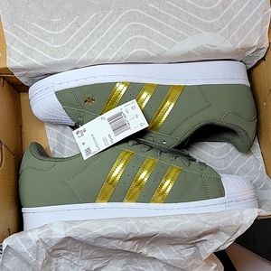 Adidas Superstar in Green & Gold